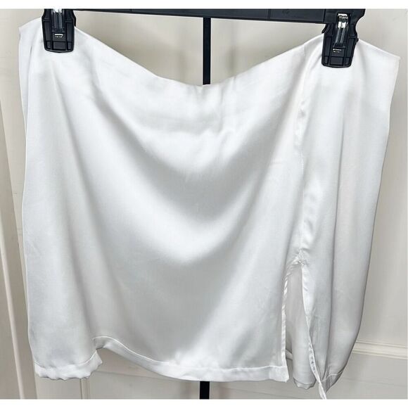 Princess Polly Daley White Satin Mini Skirt Size 12 - Picture 2 of 9